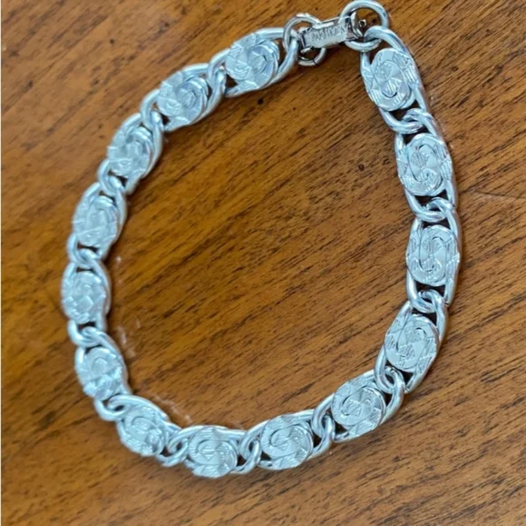 Sara Conventry Bracelet - Picture 4 of 4